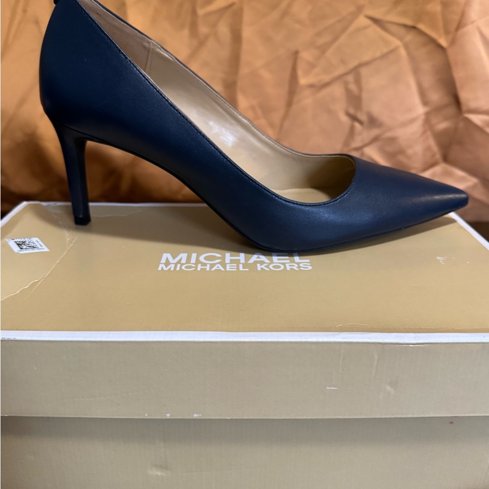 # 1502 NEW Michael Kors Alina Flex Pump Navy